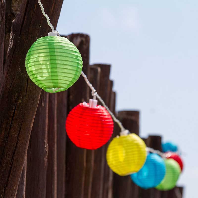 Der Einsatz von bunten lampion lichterkette